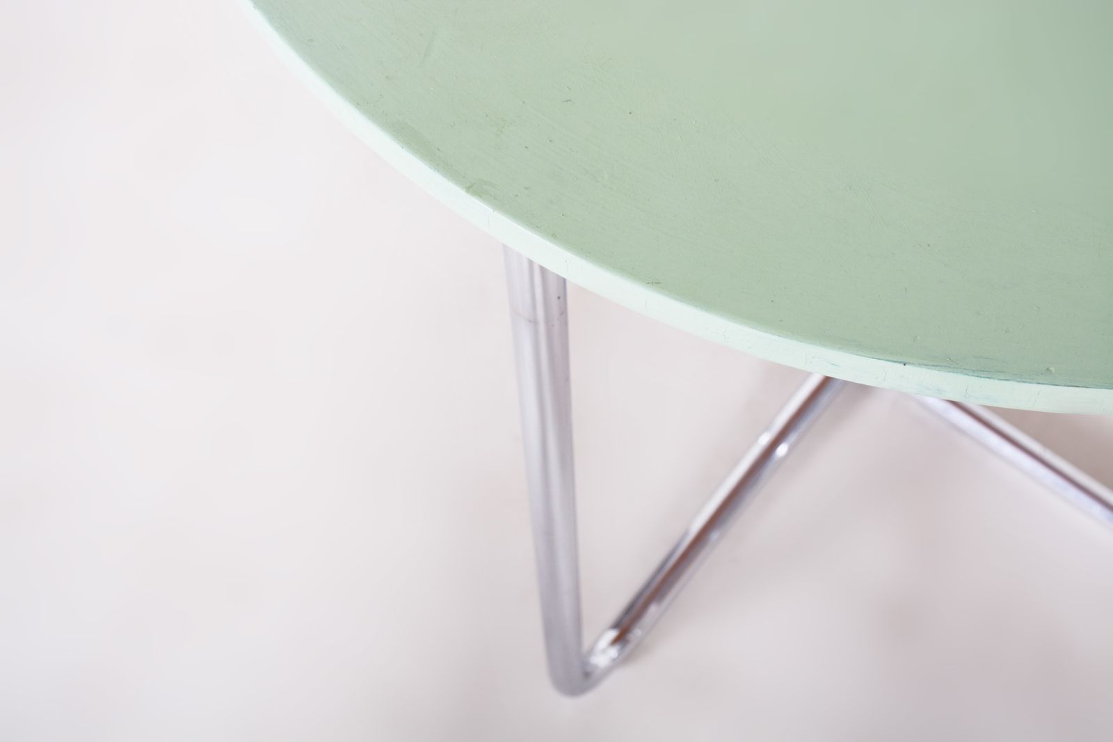 Round Table photo vinterior