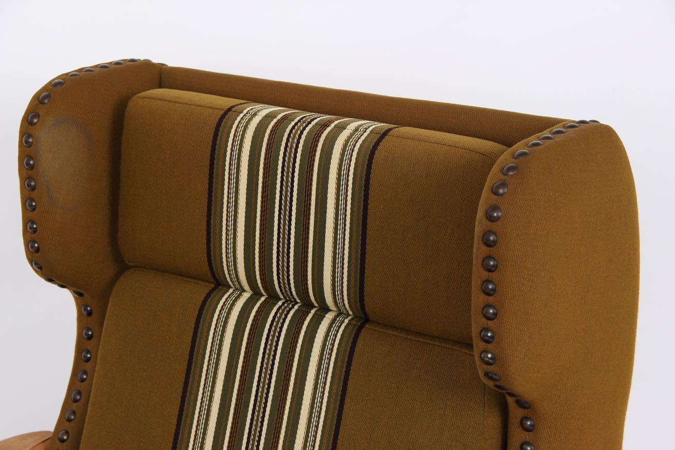photo furniture Danish Loungechair, 1970 Design In Solid Oak And Wool Fabric.