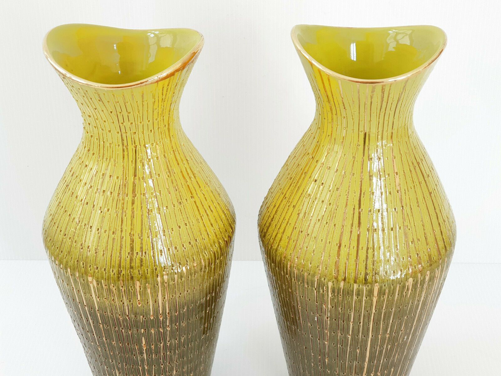 Pair Of Italian Vases Signed V540 / 32 Ceramic 1950 Vintage 50s 50s Years 50 photo Home Decor