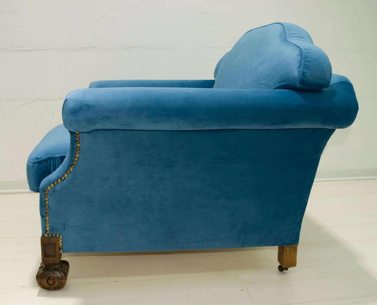 Pair Of 19th Century Neo Renaissance Oak And Blue Velvet Italian Armchairs photo vinterior