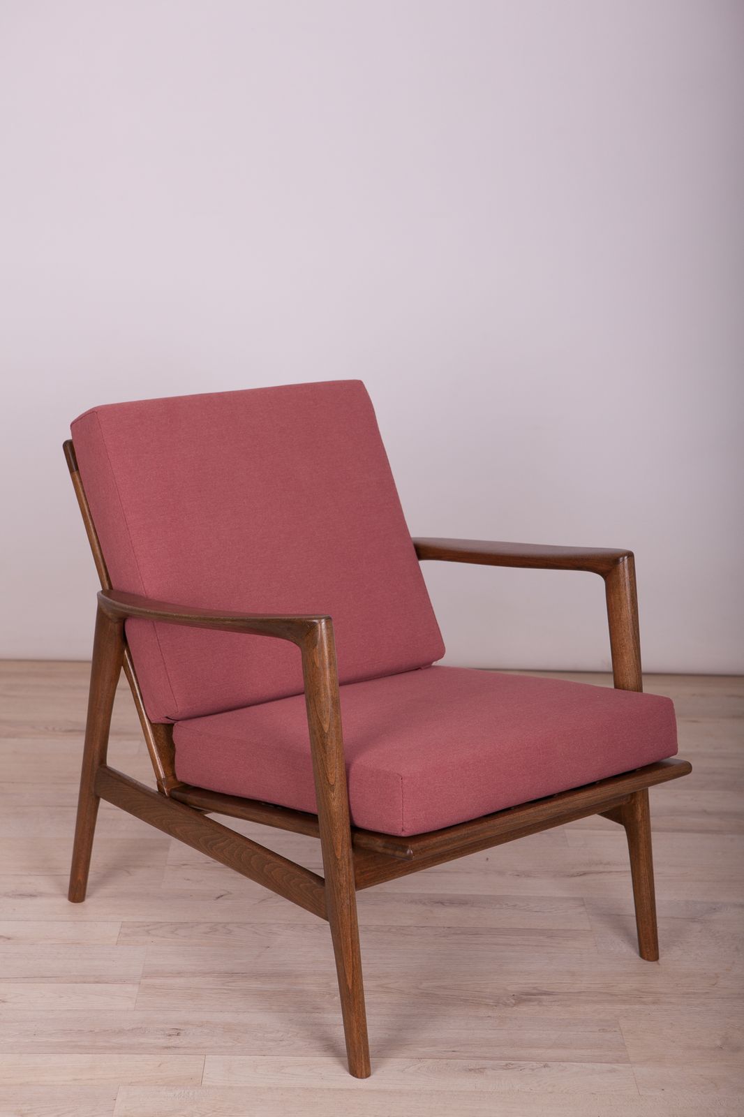 photo vintage Model 300 139 Armchairs From Swarzędzka Furniture Factory, 1960s, Set Of 2