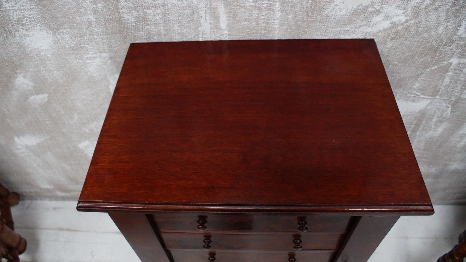 Victorian Flame Mahogany Wellington Chest photo vinterior