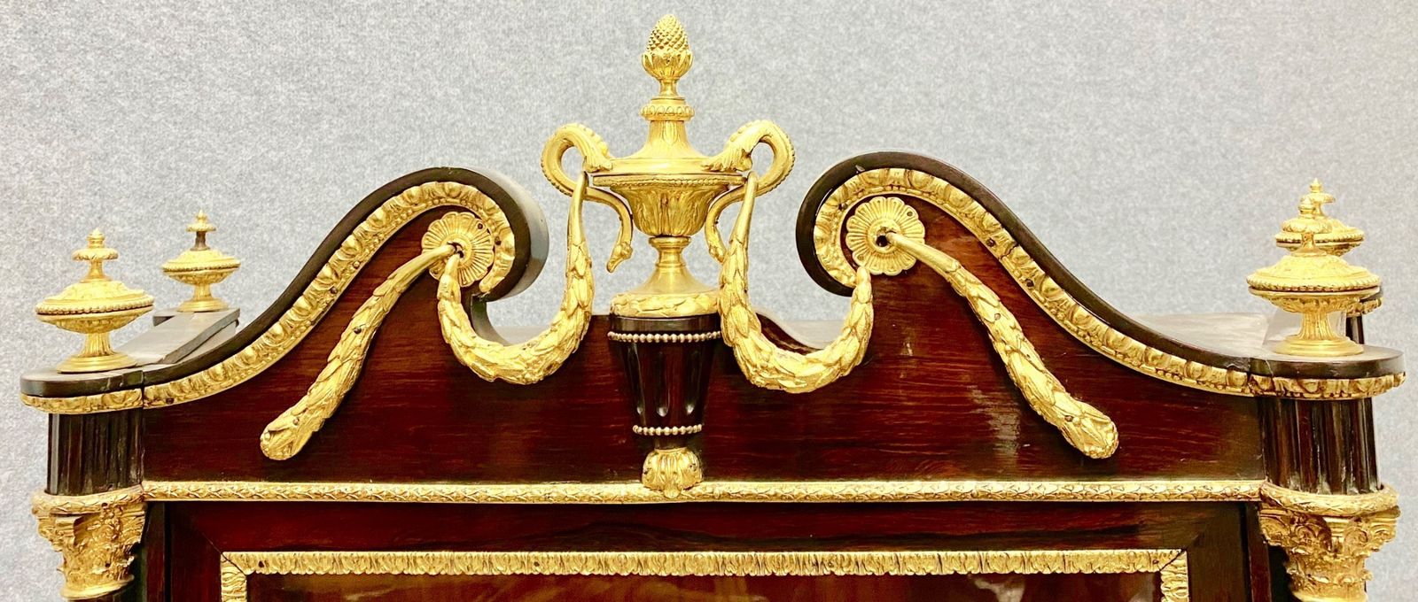 Fine Ormolu Mounted Display Cabinet photo vinterior