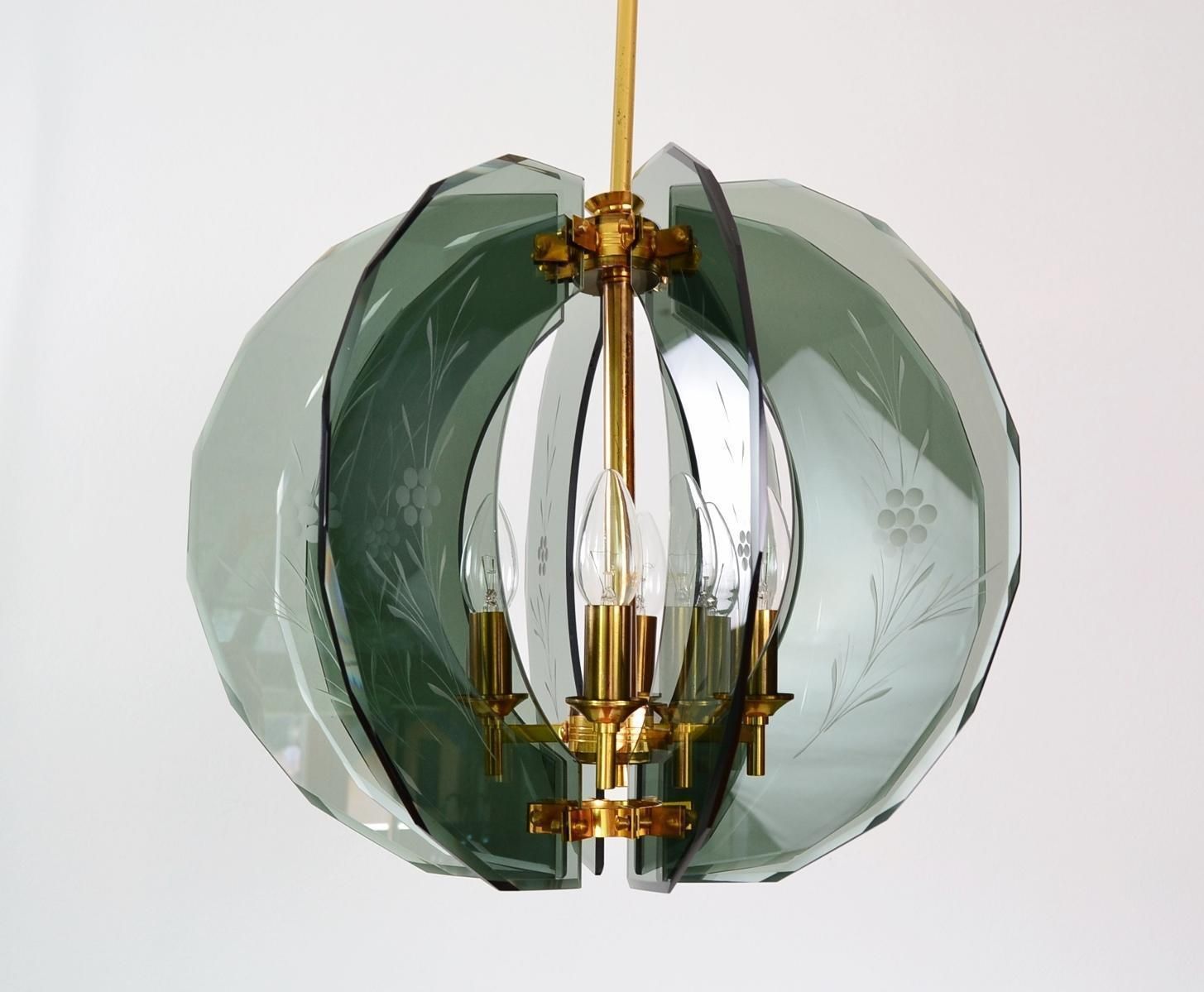 photo vintage Italian Mid Century Brass And Cut Glass Chandelier, 1960s