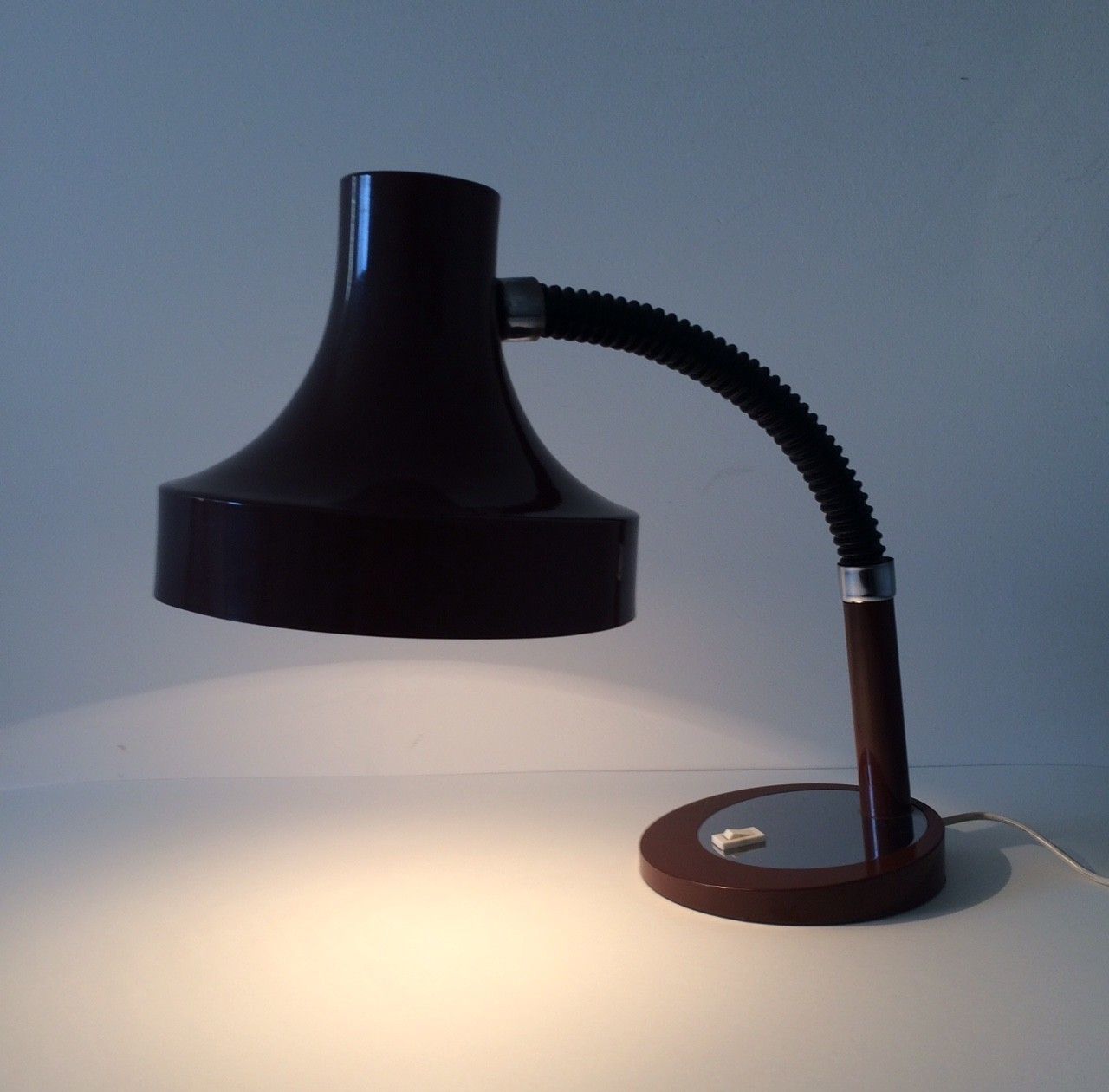 Mid Century Modern Bureaulamp Uit De Jaren 1970, Duits Design, Bruine Oversized Kap photo Verlichting