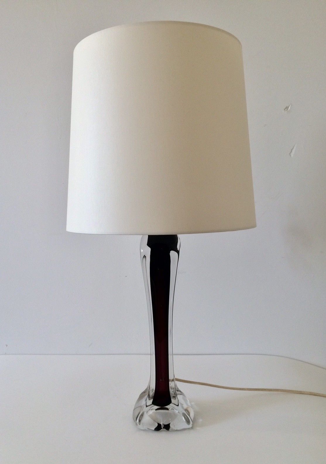 Mid Century Modern Tafelamp Van Val St Lambert In Kristalglas Met Paarse Binnenkant, Ca. Jaren 1950 photo furniture