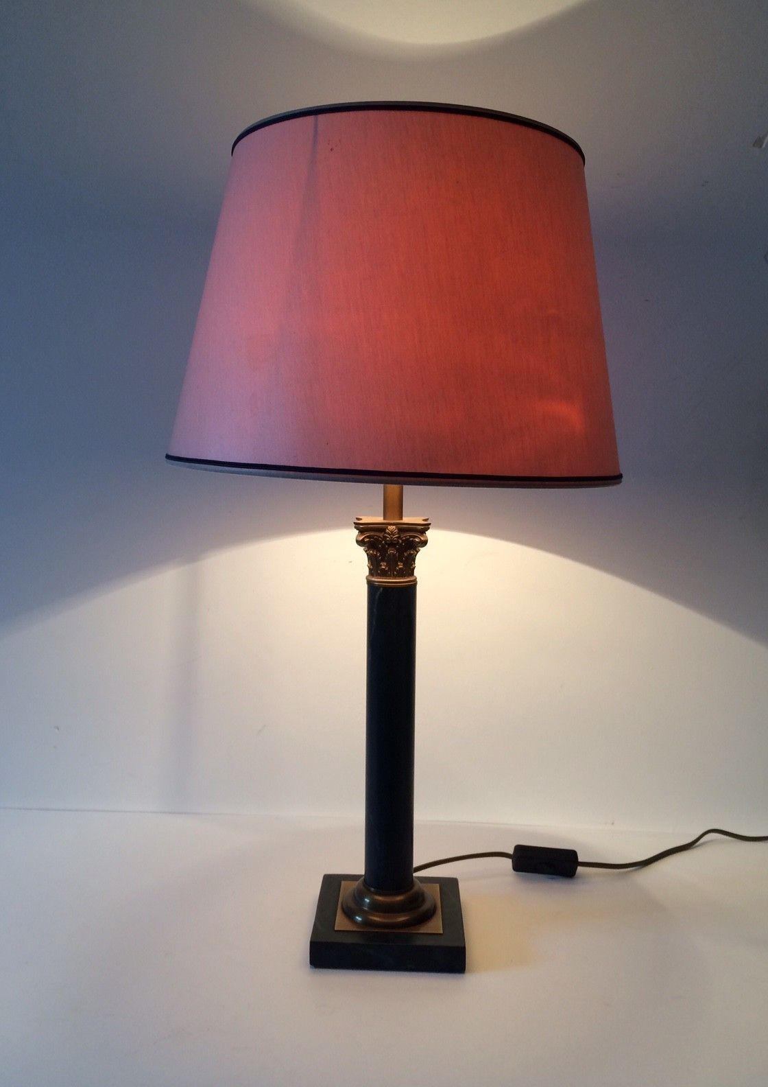 Deknudt Tafellamp Corinthian Colom Voet, Jaren 1980, België photo furniture