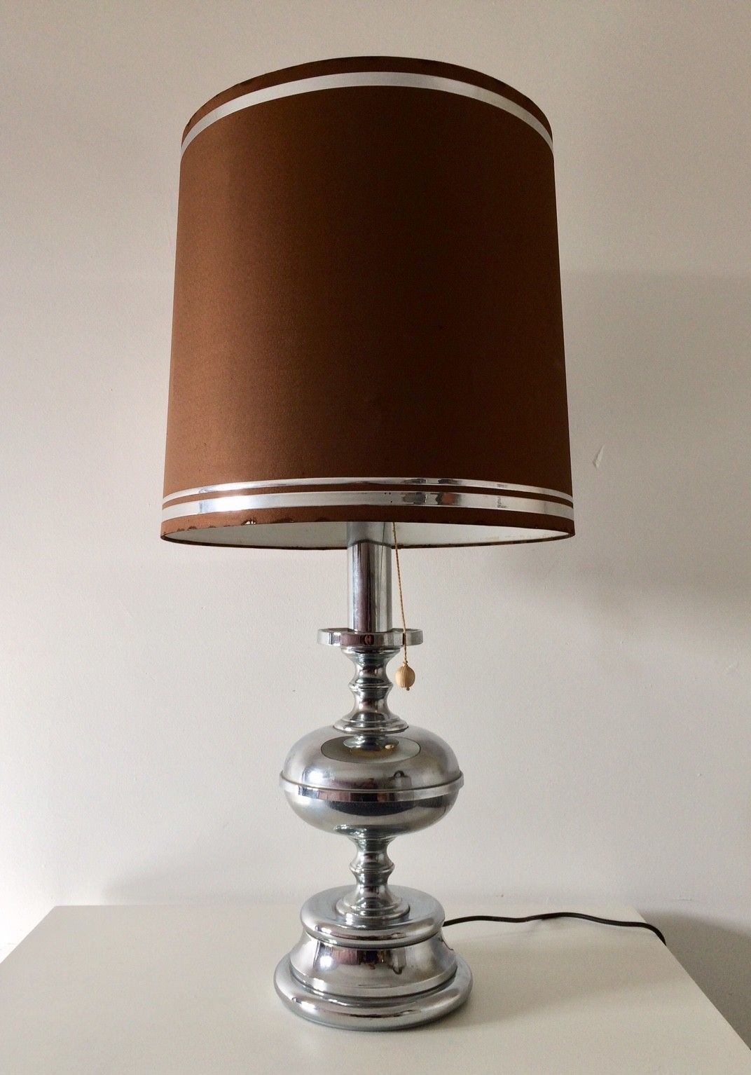 photo furniture Mid Century Italiaans Design Jaren 1970 Xl Chromen Tafellamp Met Kap