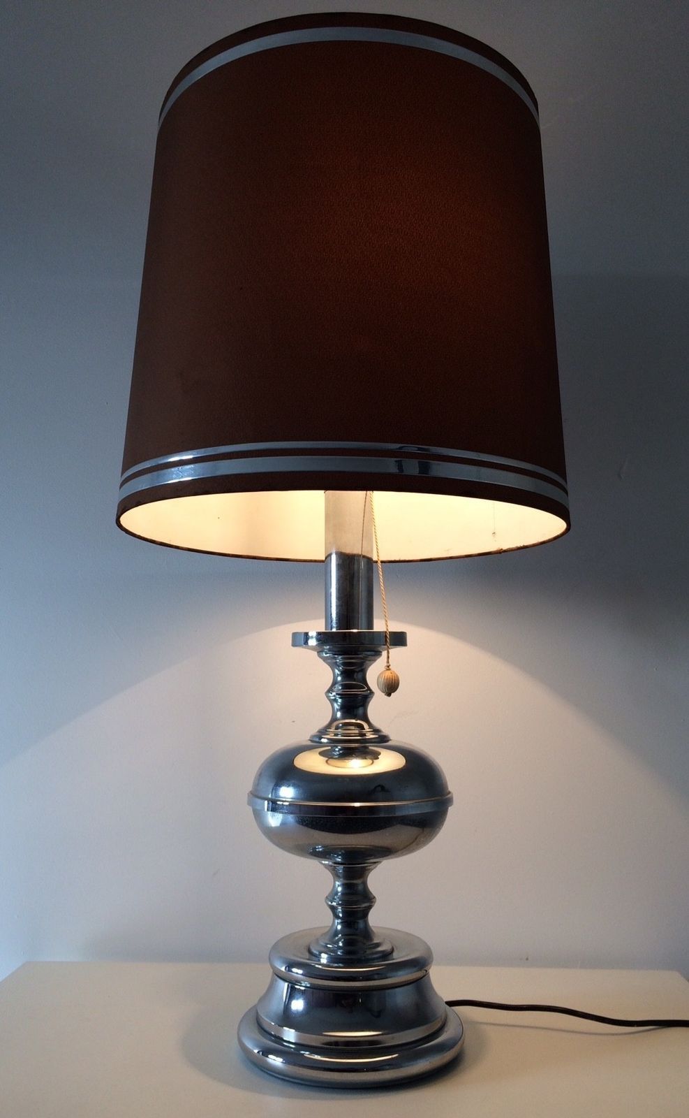 photo vinterior Mid Century Italiaans Design Jaren 1970 Xl Chromen Tafellamp Met Kap