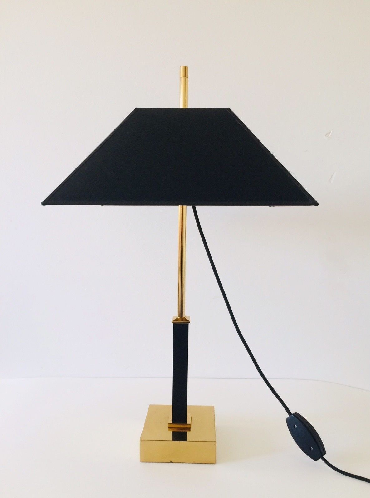 Hollywood Regency Jaren 1980 Deknudt Design Vierkante Messing Tafellamp Voor Maison Jansen