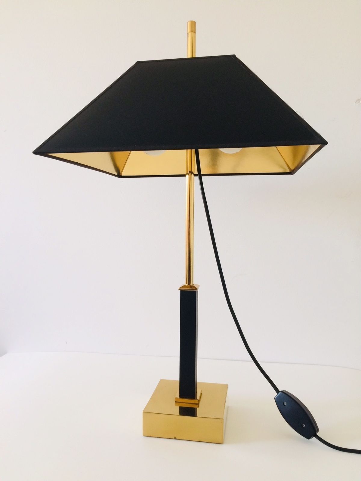Hollywood Regency Jaren 1980 Deknudt Design Vierkante Messing Tafellamp Voor Maison Jansen photo vintage