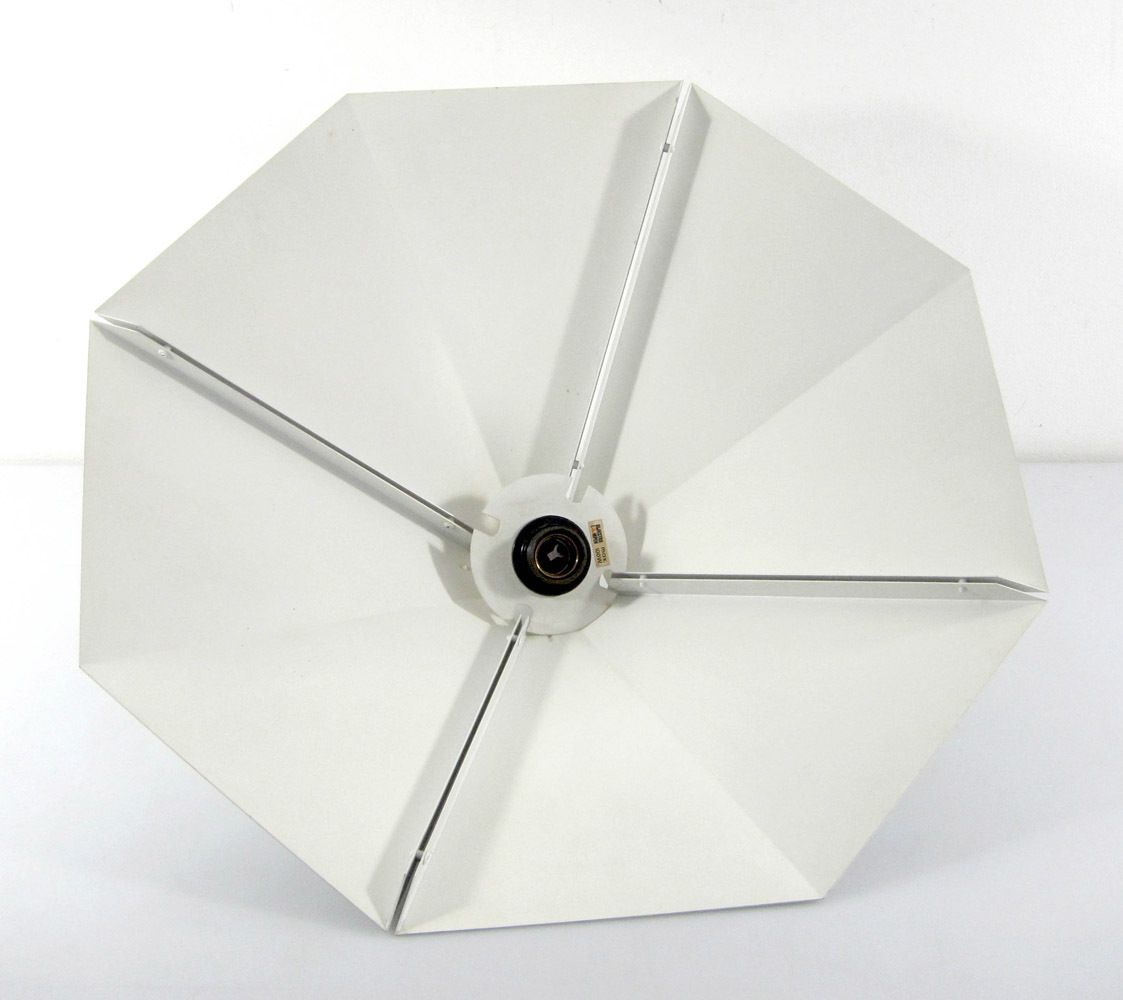 Strakke Minimalistische Plaatmetalen Lamp Uit De Jaren 1970 Met Een 'Stealth' Uitstraling photo for sale