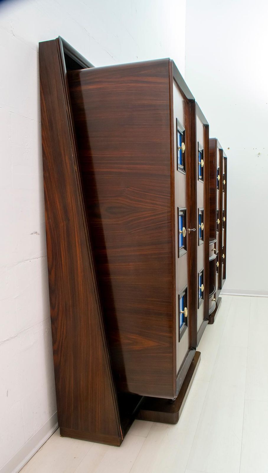 photo for sale Guglielmo Ulrich Rare Mid Century Modern Italian Walnut Bar Cabinet, 1940s