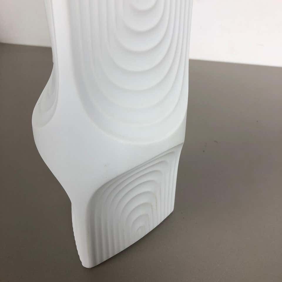 Original 1970s Op Art Biscuit Porcelain German Vase Made By Ak Kaiser, Germany photo buy