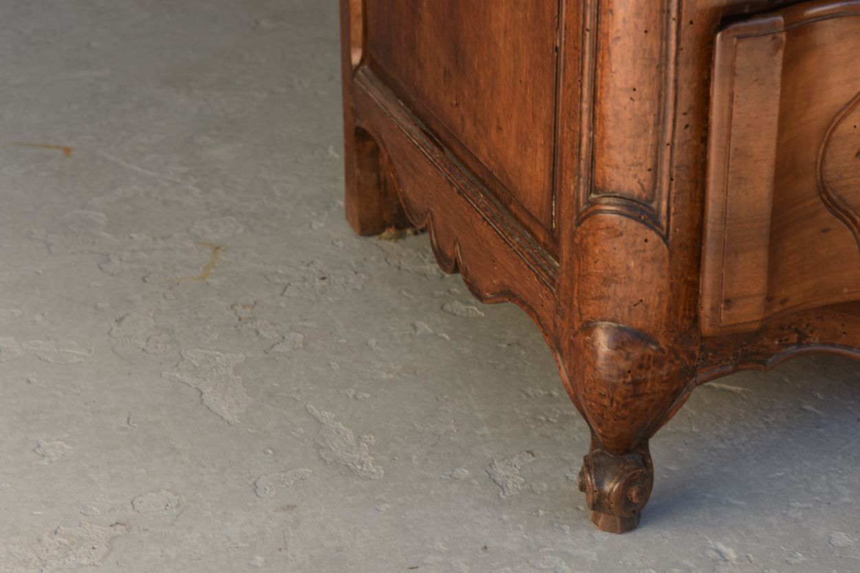 Louis XV Crossbow Chest Of Drawers In Walnut, 18th Century, photo buy
