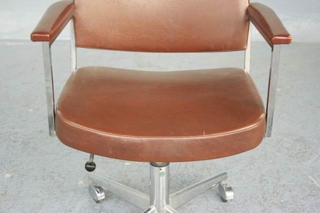 photo buy Executive Chair In Leather 1960 Good Condition