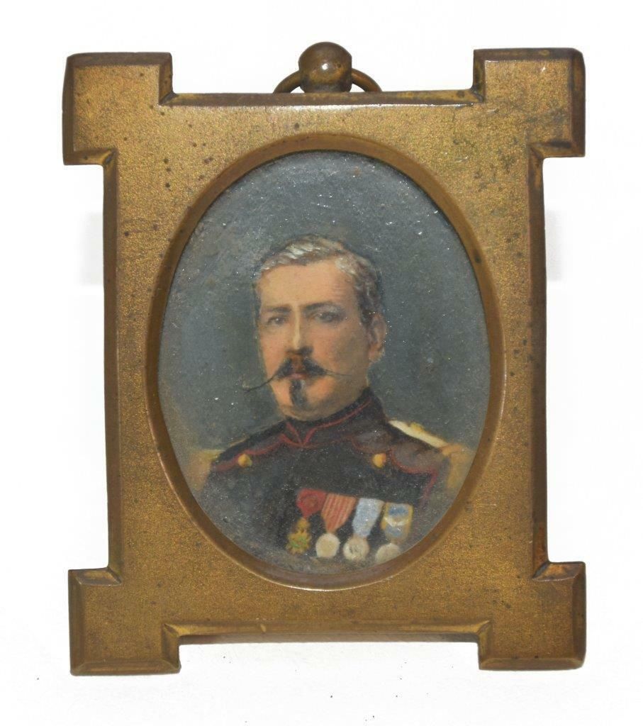 Military Portrait In Painted Medallion Late Xi Xth Gilded Metal Frame