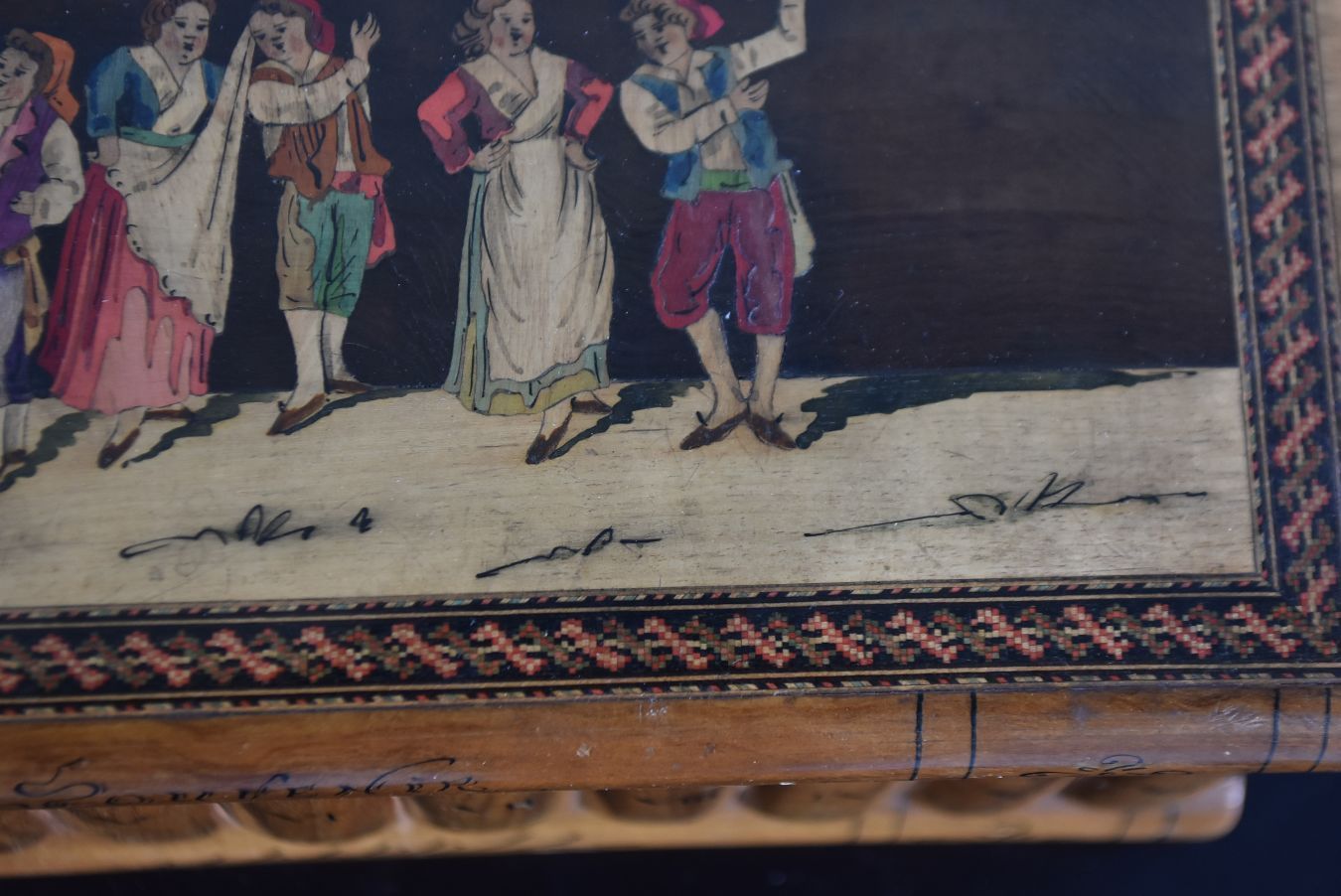 Small Wooden Box Inlaid And Pyrographed Souvenir Of Sorento photo 165.0