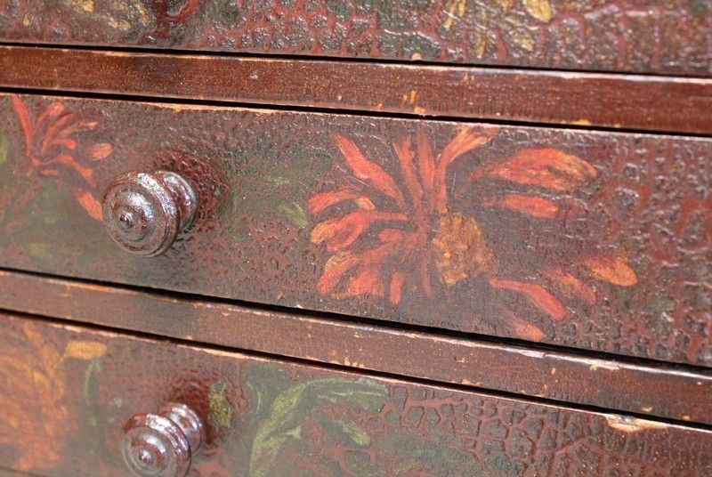 photo vinterior Small Chest Of Drawer Furniture In Cracked Pine And Varnish   1920
