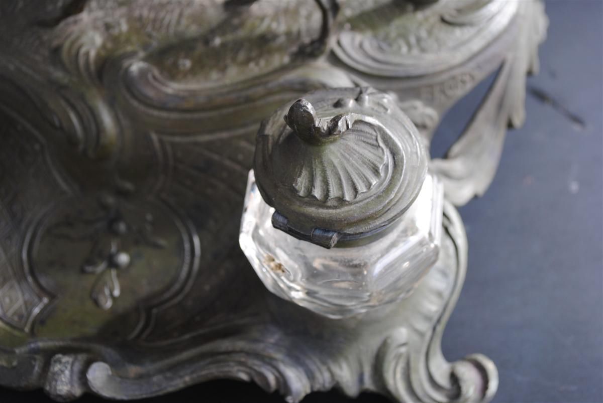 Inkwell Regulates Xi Xth Century Horses photo vinterior