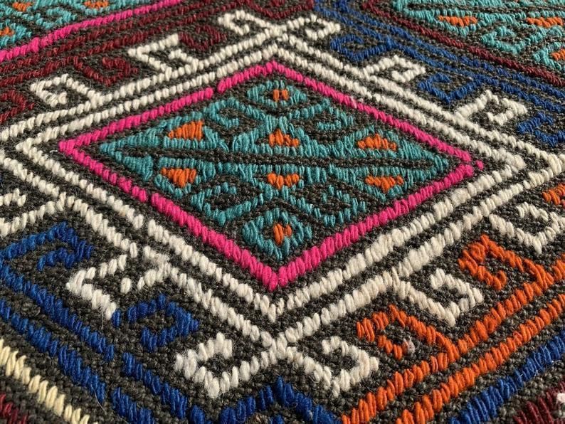 Traditional Turkish Kilim Rug ,Vintage Anatolian Turkish Kelim 147 X147 Cm photo vinterior