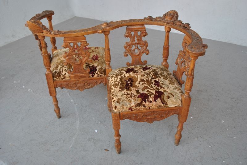 Antique Renaissance Style Loveseat Bench photo vinterior