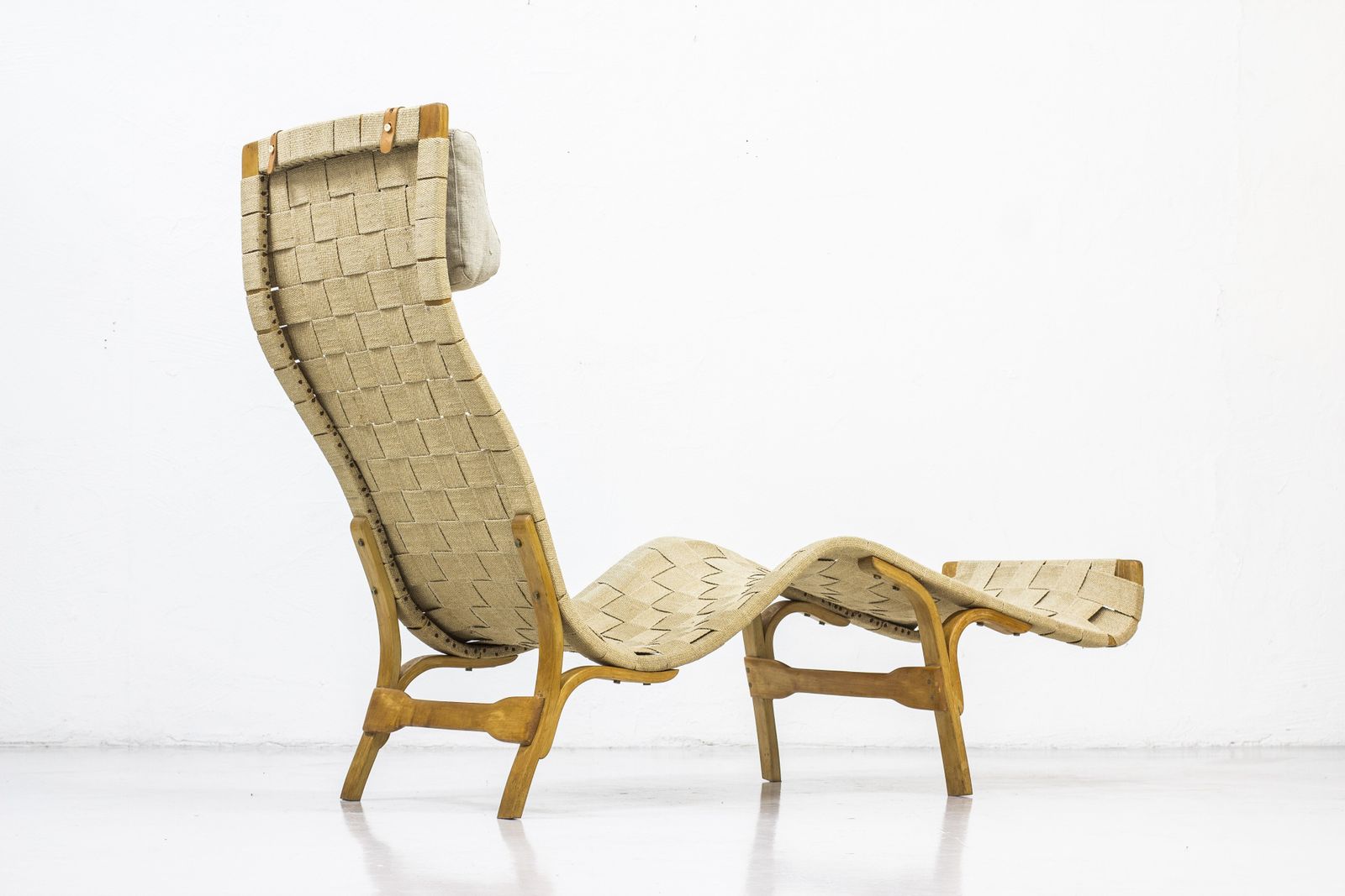 Chaise Longue In The Manner Of Bruno Mathsson photo 3300.0