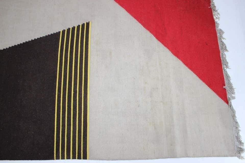 Mid-Century Geometrisch Avant-garde Kilimkleed In De Stijl Van Antonín Kybal, Ca. Jaren 1950 photo vinterior