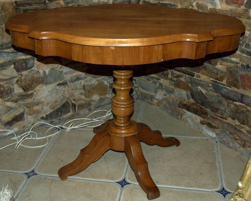 Violin Cherry Table / Walnut Violin Table