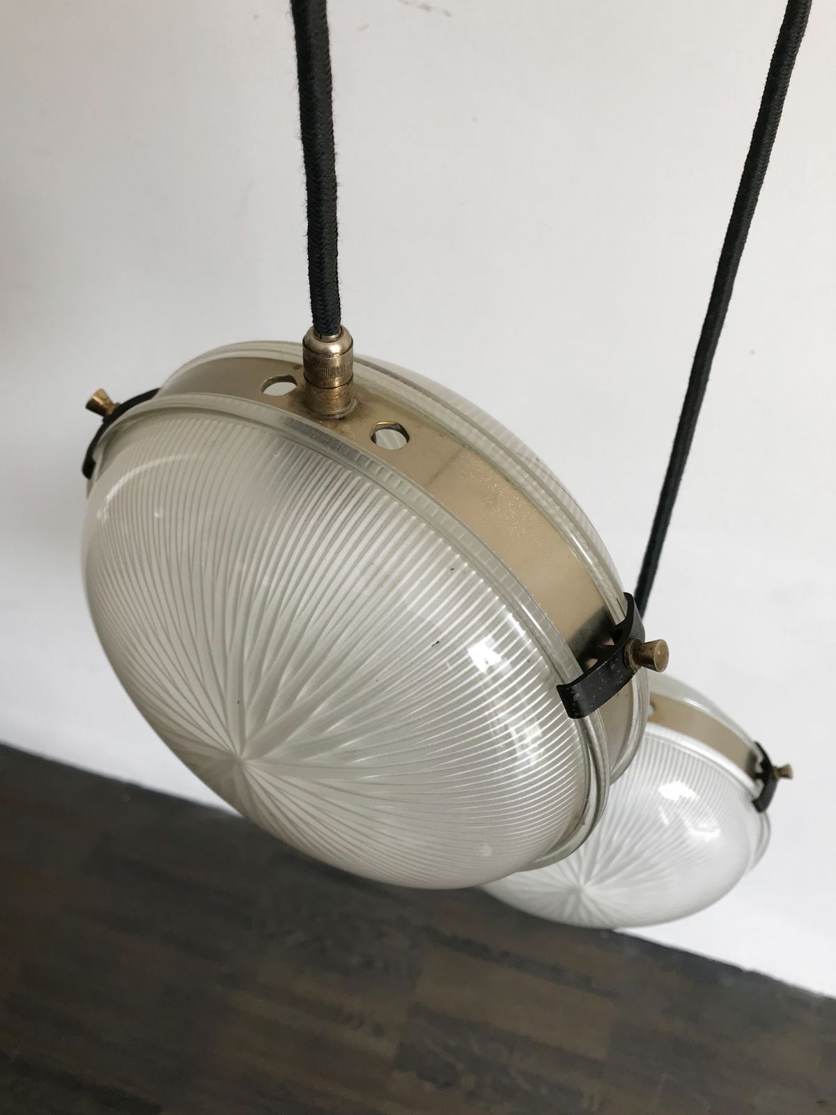 photo vinterior Sergio Mazza For Artemide Italian Glass And Brass Pendant Lamp, 1960s