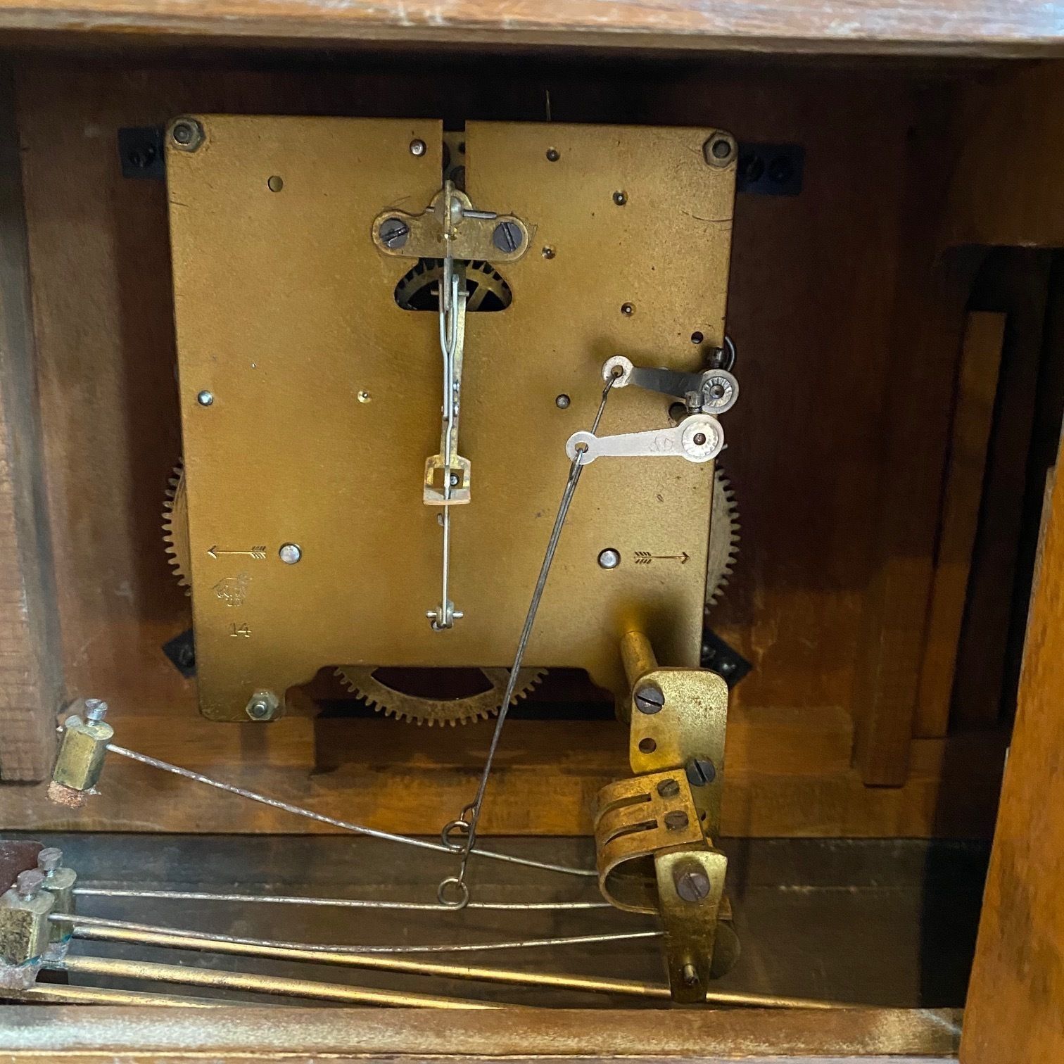 photo furniture 20th Century, Rosewood Art Deco Table Clock