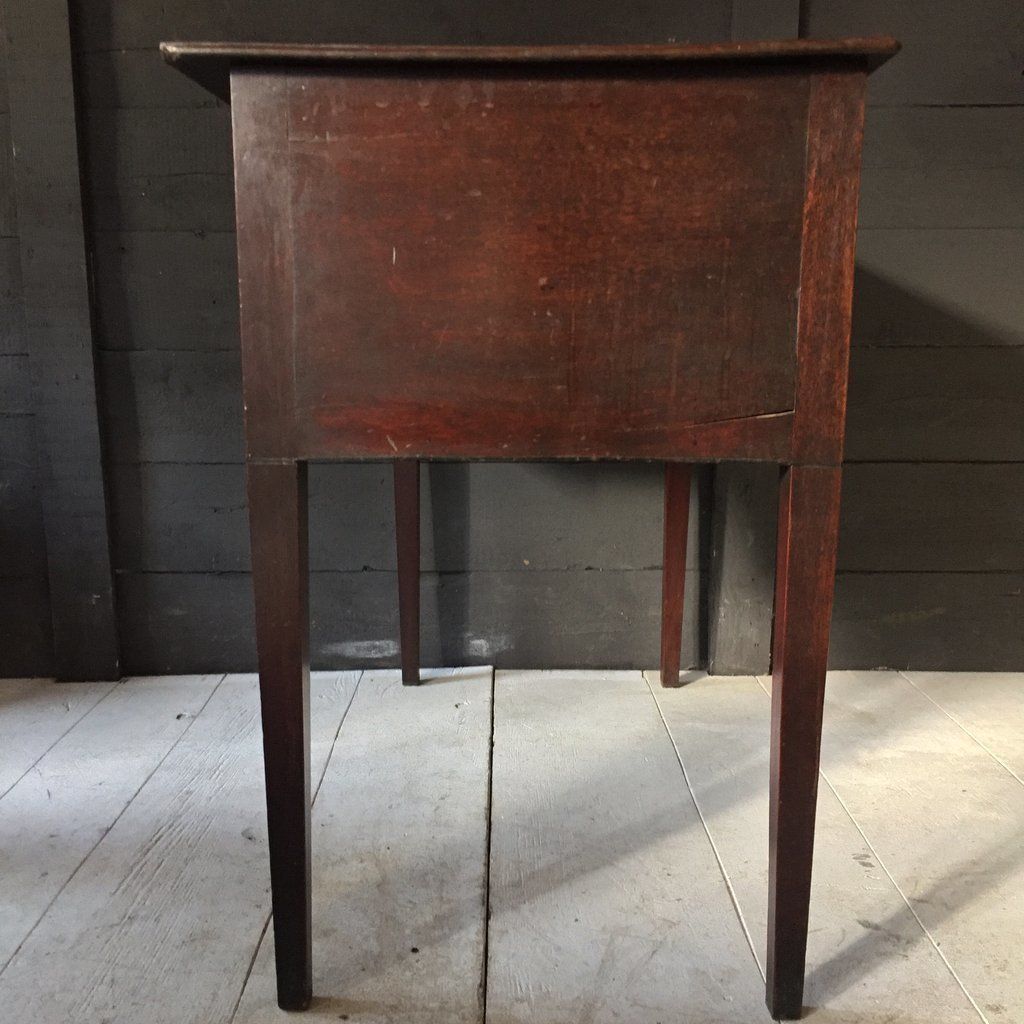2420.0 Hepplewhite Dressing Table photo