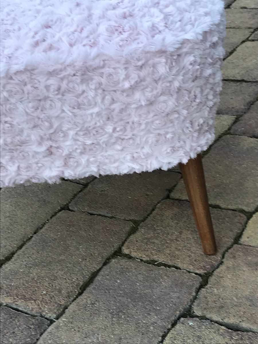 Mid Century Pink Faux Fur Cocktail Chair photo 620.0