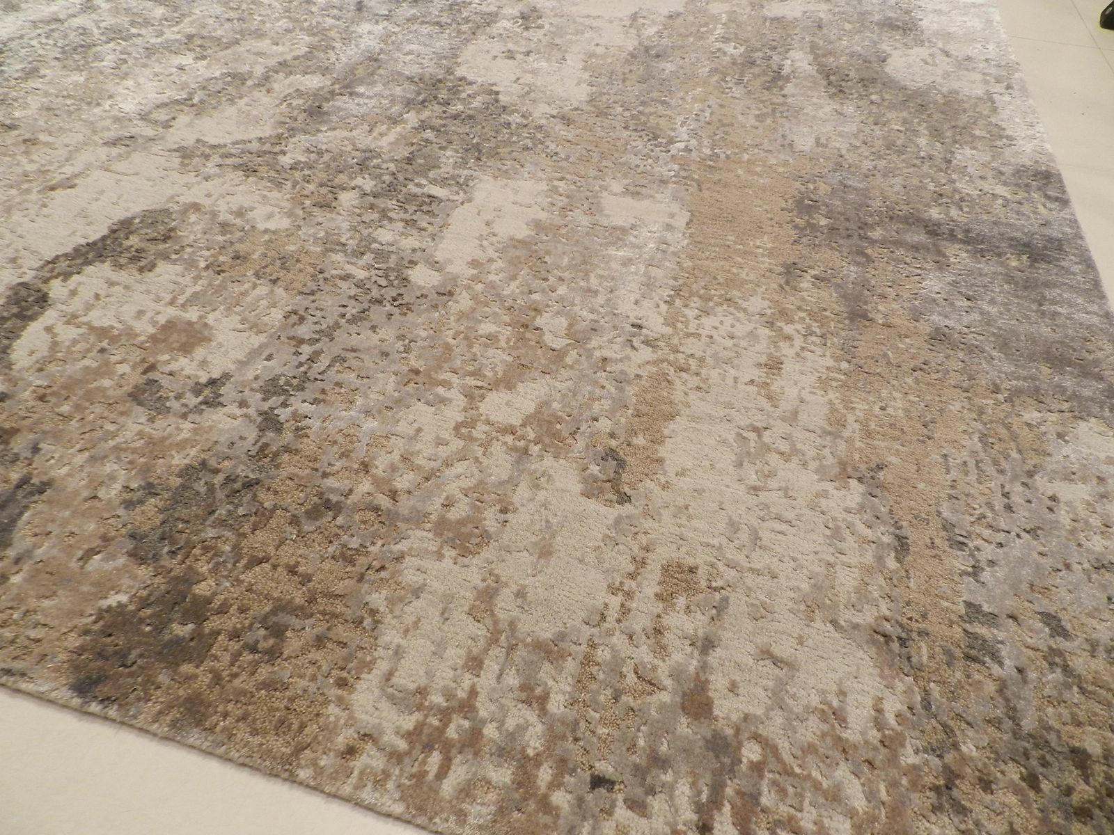 Alfombra Rajasthan Carpet Van Zenza Contemporary Art & Deco photo for sale