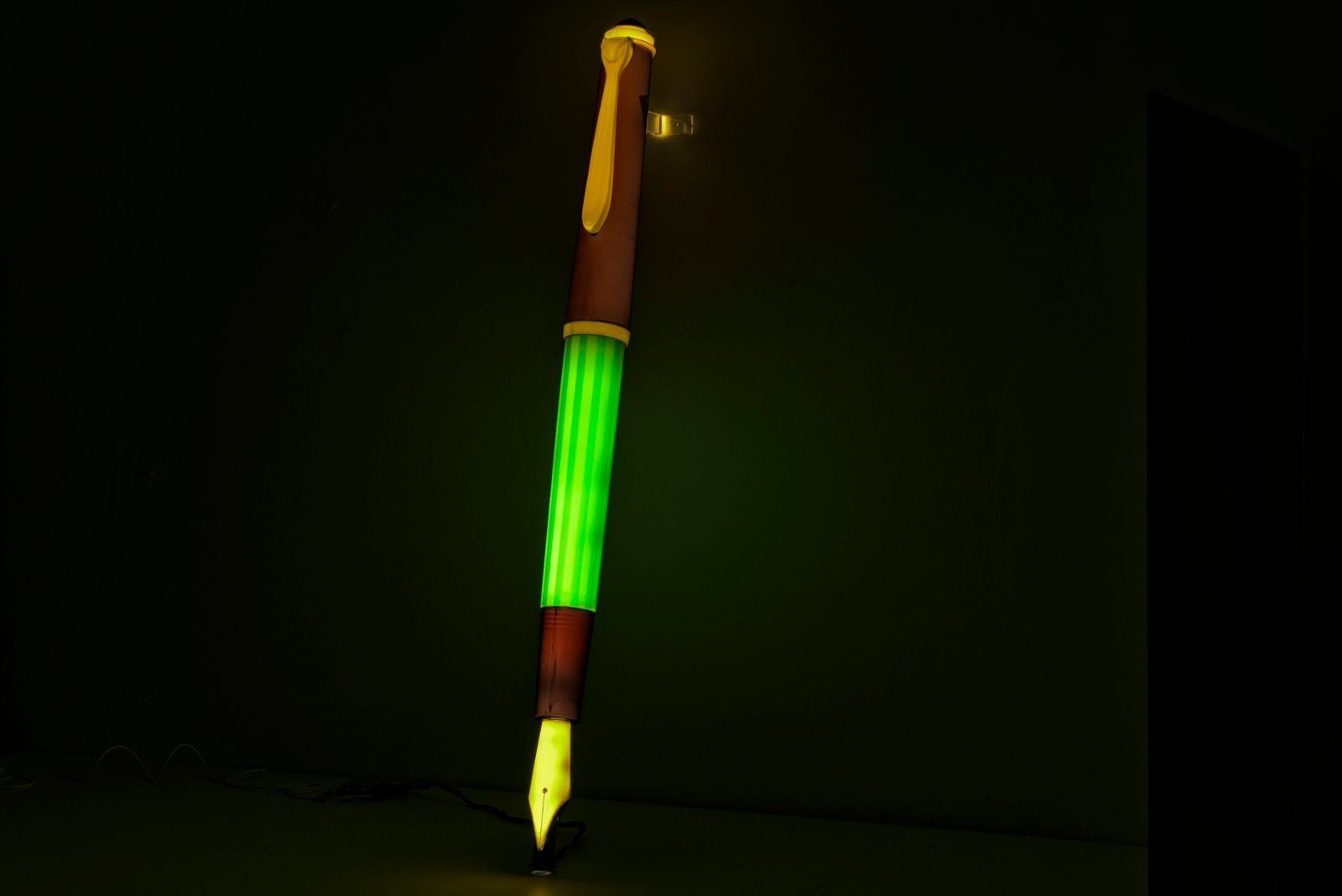 16761.0 Large German Illuminating Advertisement Fountain Pen From Günther Wagner Pelikan, 1950s photo