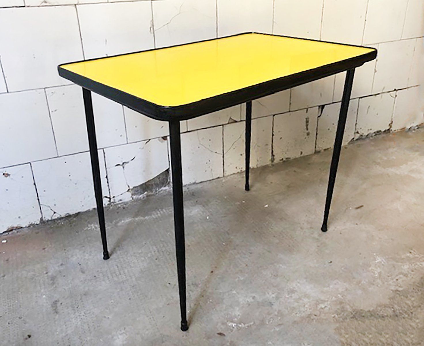 Salontafel Met Formica Blad, Italië, 1950 photo furniture