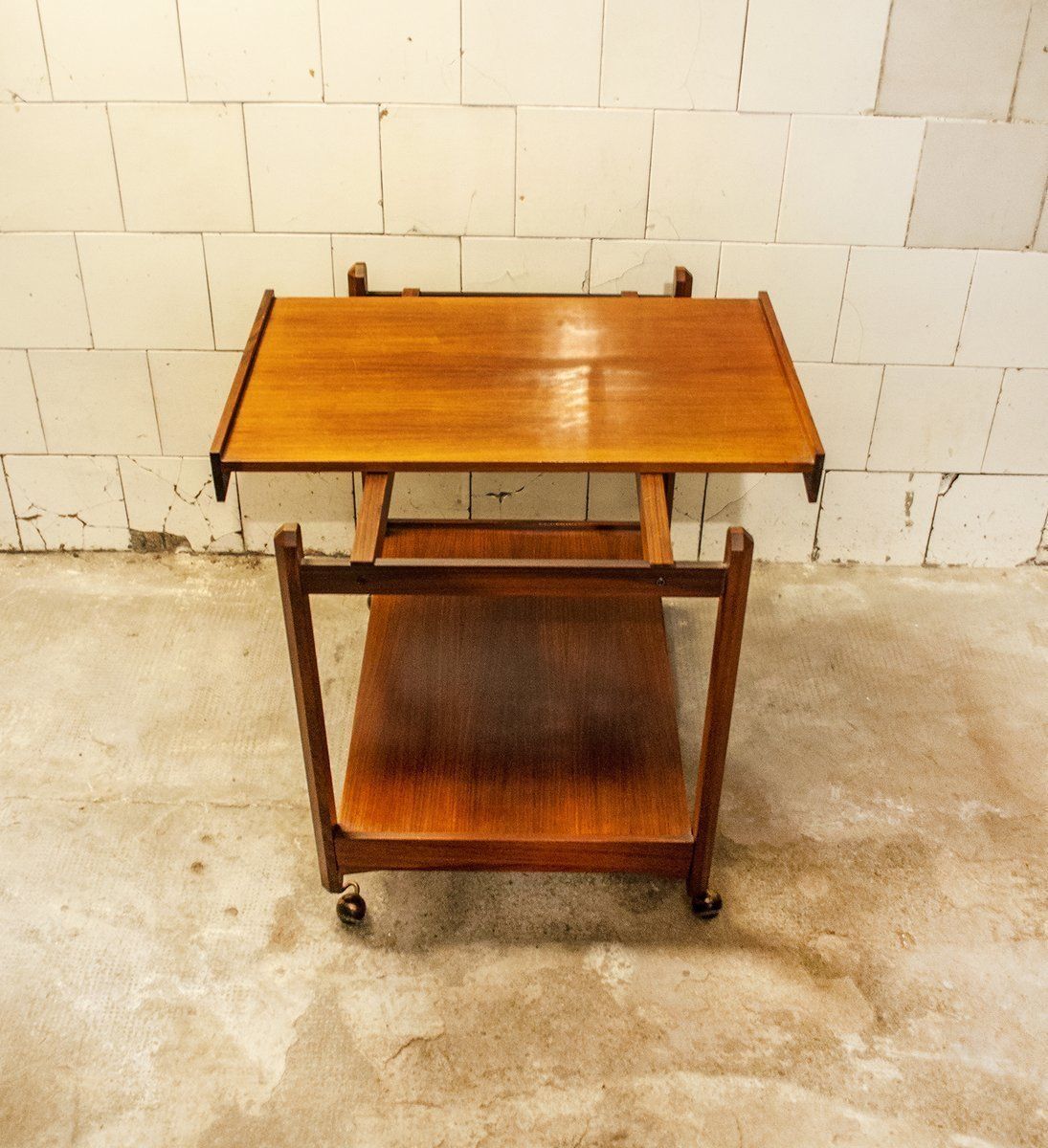 Italiaanse Teakhouten Trolley, Ca. Jaren 1950 photo Meubels
