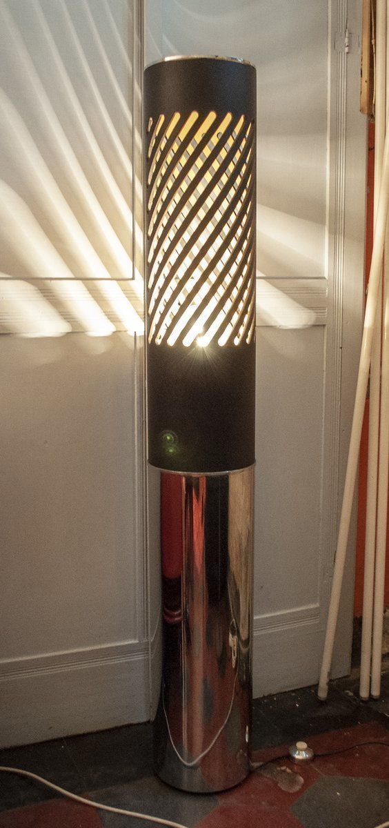 Mid Century Italiaanse Metalen Vloerlamp, Jaren 1960 photo vinterior