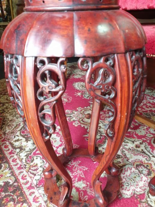 Two Carved Pillars / Stands photo vinterior