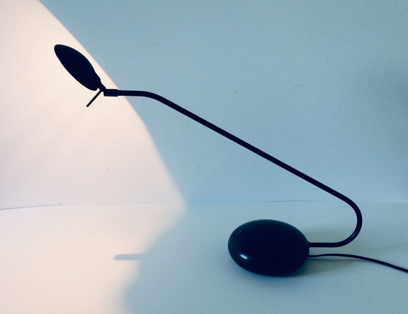 Post Modern Design Sleek Black Metal Desk Lamp 1980s photo 105.4