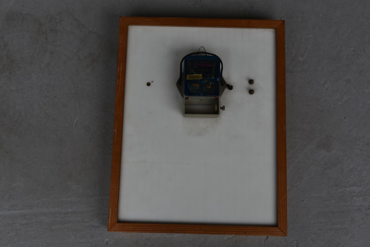 One Hundred Leaf Ceramic Odo Clock With Roses photo Home Decor