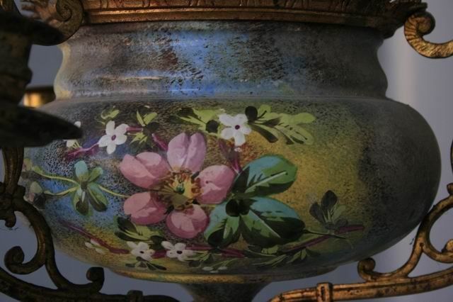 photo vintage Hanging Chandelier In Painted Bronze