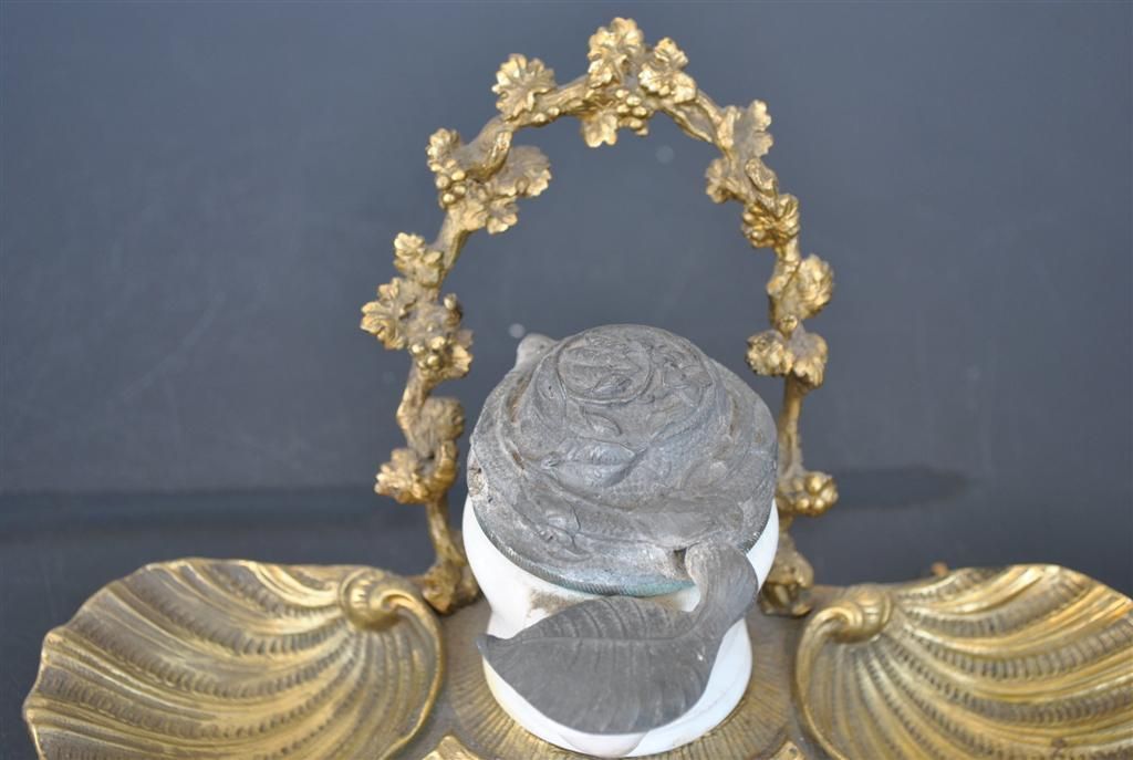 Inkwell In Gilded Bronze Shell Saint Jacques Xi Xth photo vinterior