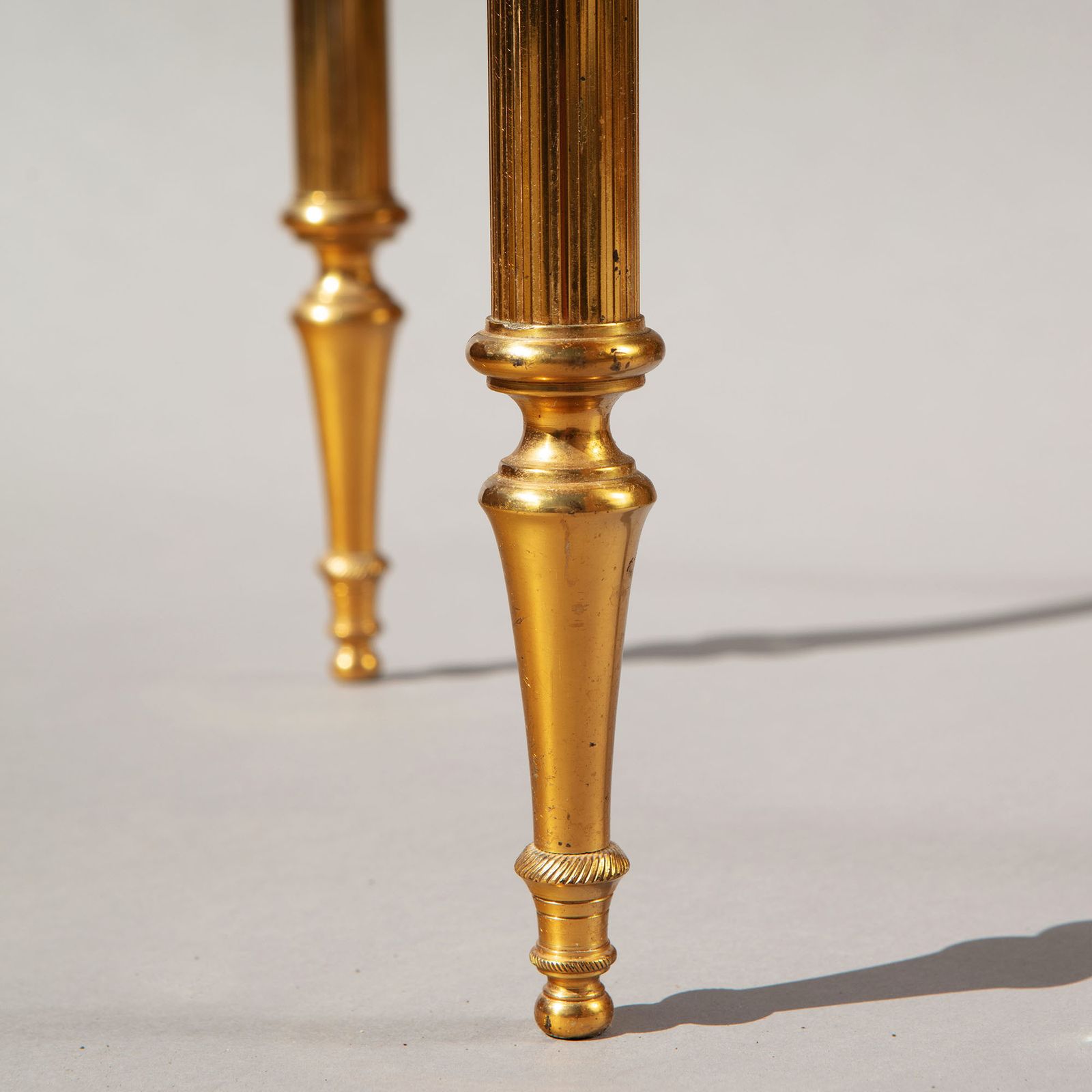 Pair Of Reeded Brass Etagere End Tables With Mirror Shelves photo vinterior