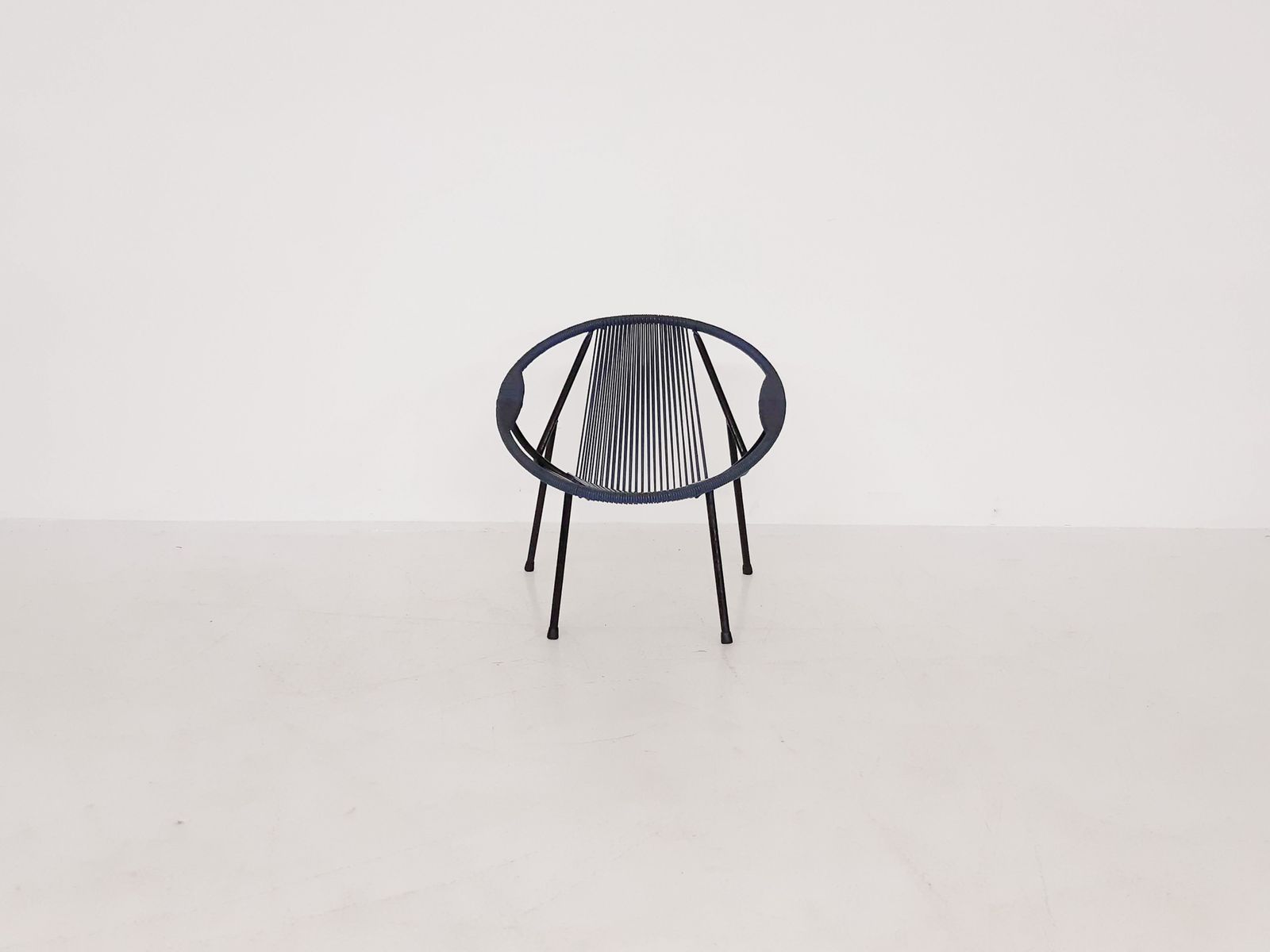 Mid Century Buitenfauteuil Met Plastic Draadwerk photo furniture