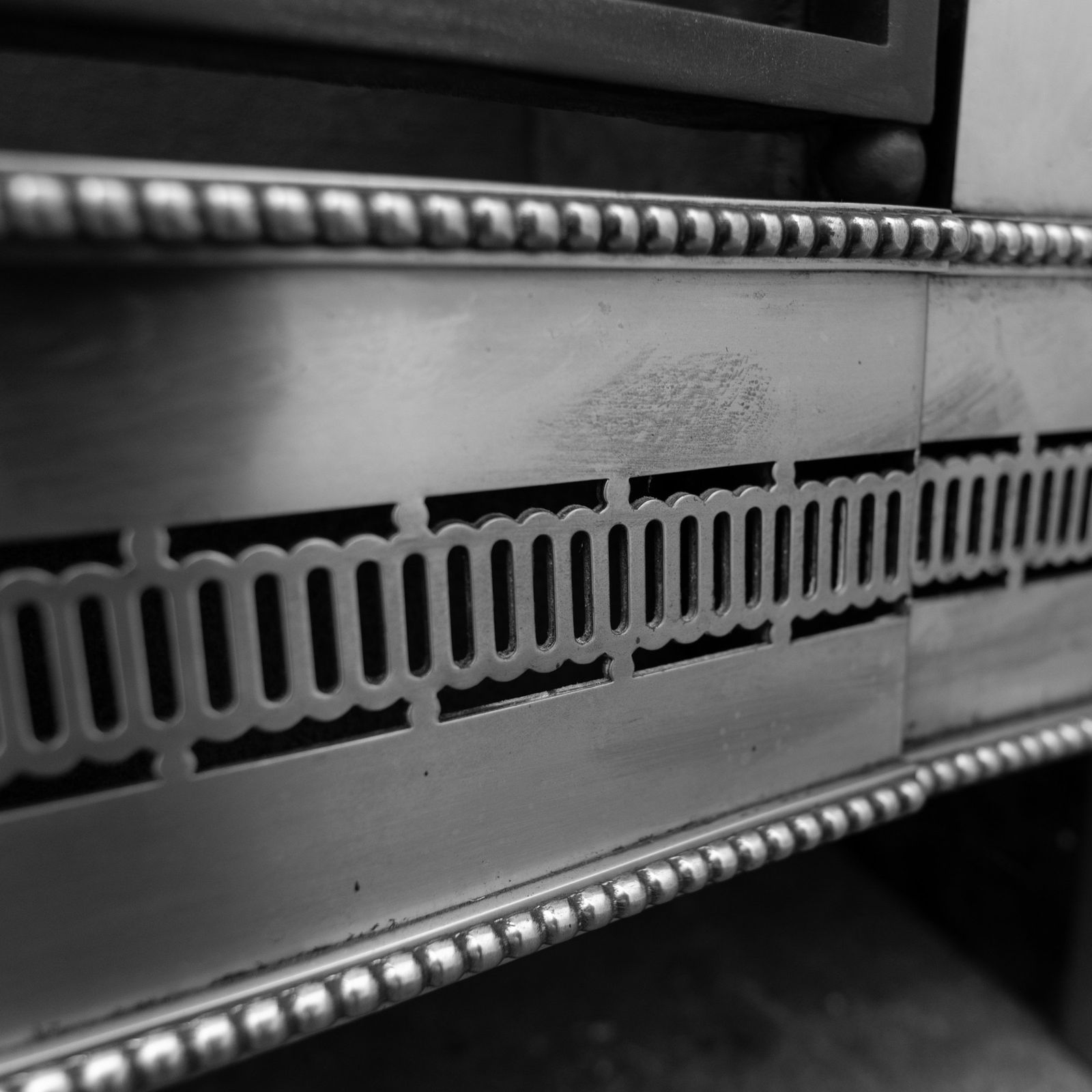 Reclaimed Georgian Style Polished Steel Register Grate In The Manner Of Robert Adam photo vinterior
