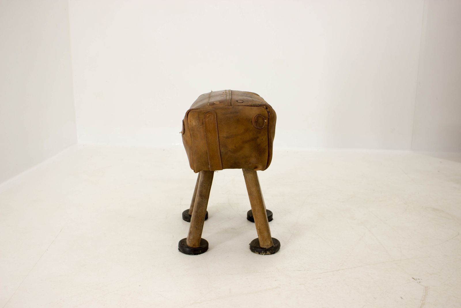 Seat In The Style Of Sport Bench photo vinterior