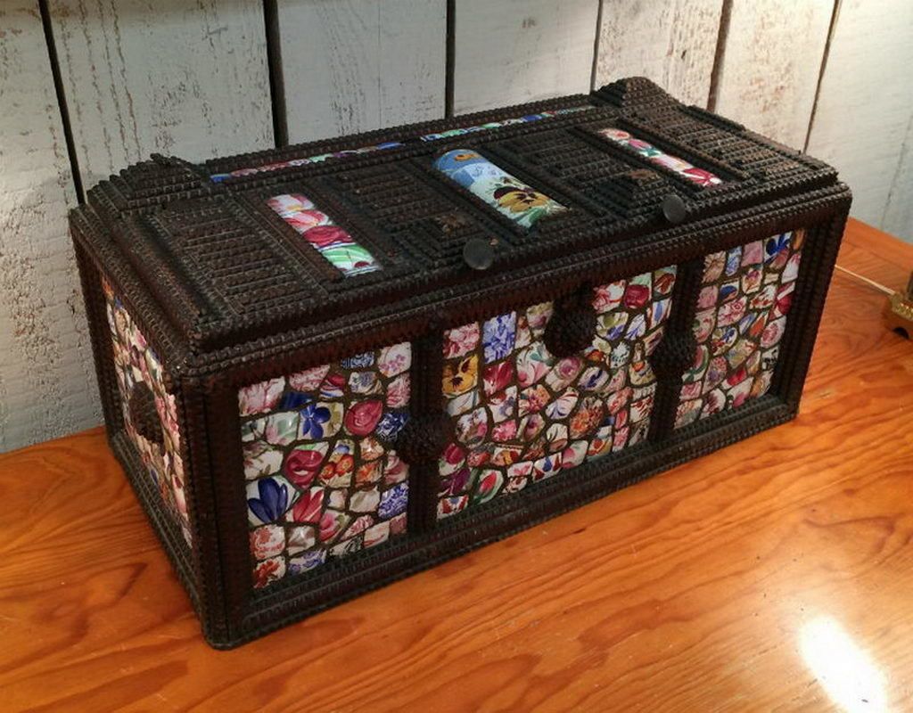 Very Nice And Unique Trump Art And English Broken Eathenware Pieces Box. End Of 19th Century photo Furniture