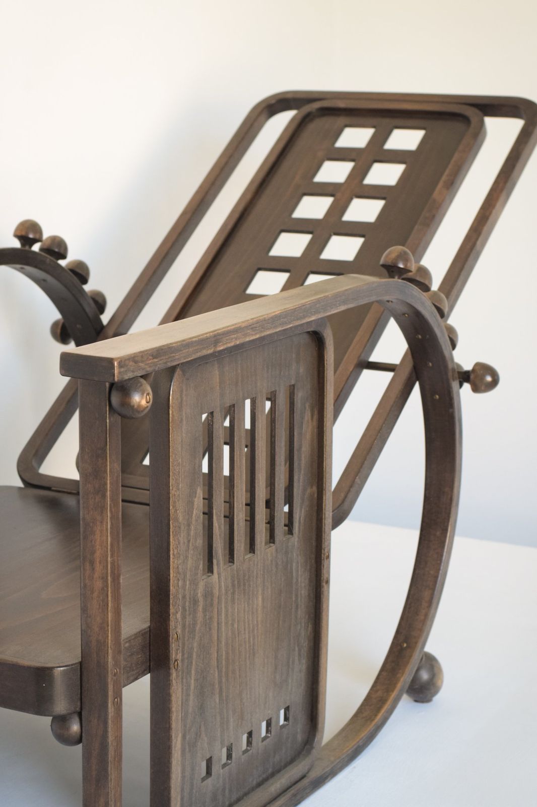 Stoel In De Stijl Van Josef Hoffmann 'Sitzmaschine' – Of Mogelijk Authentiek photo Meubels