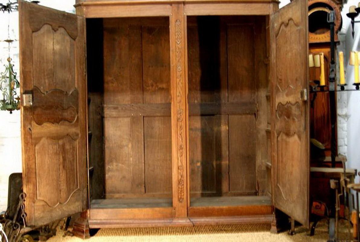 Brown Wood   Wardrobe photo furniture